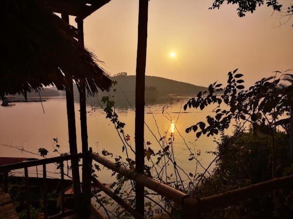 Lavievulinh Ecolodge Vũ Linh Esterno foto